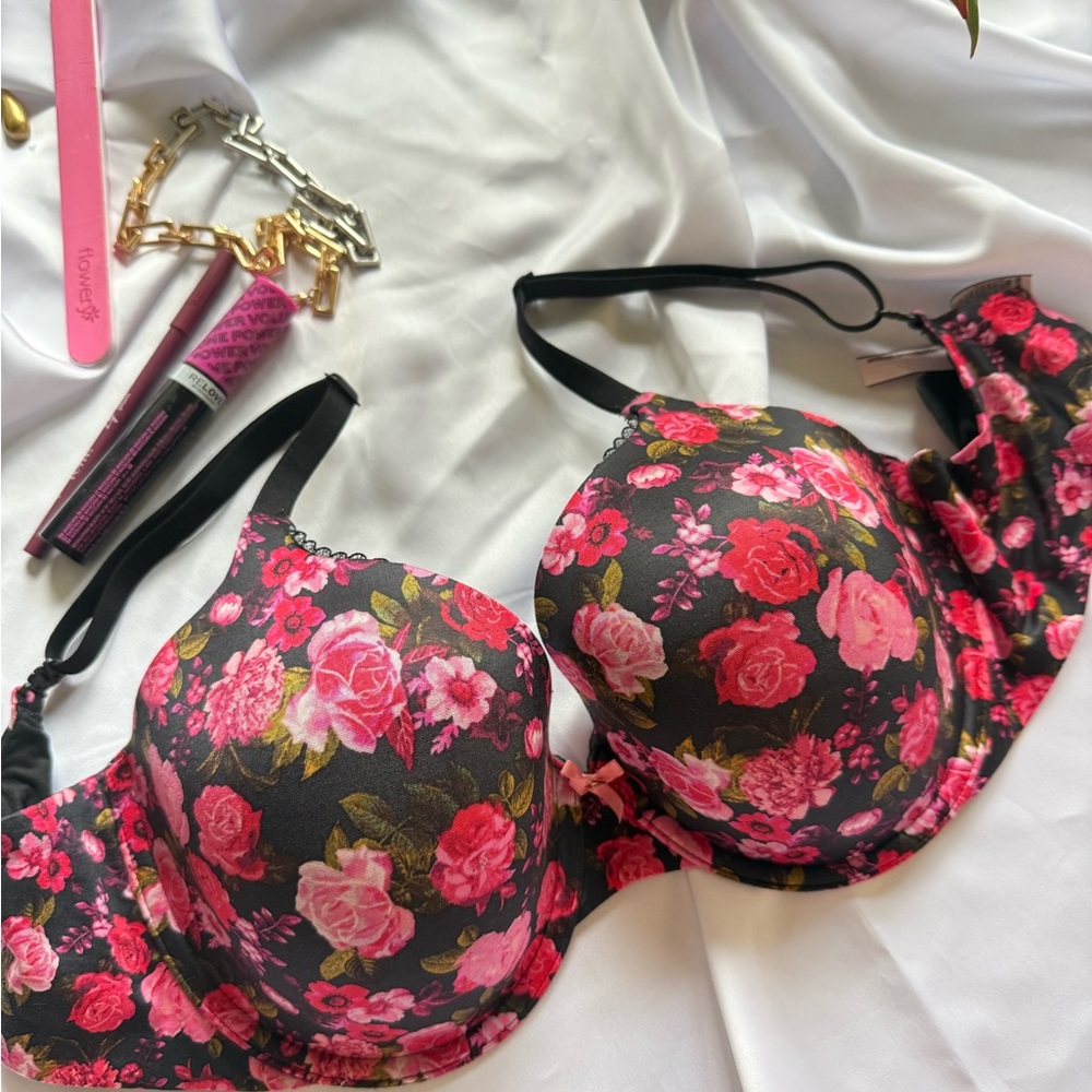 Victoria’s Secret Body By Victoria Bra 36DD